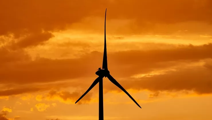 ochtendshow windmolen oranje lucht 